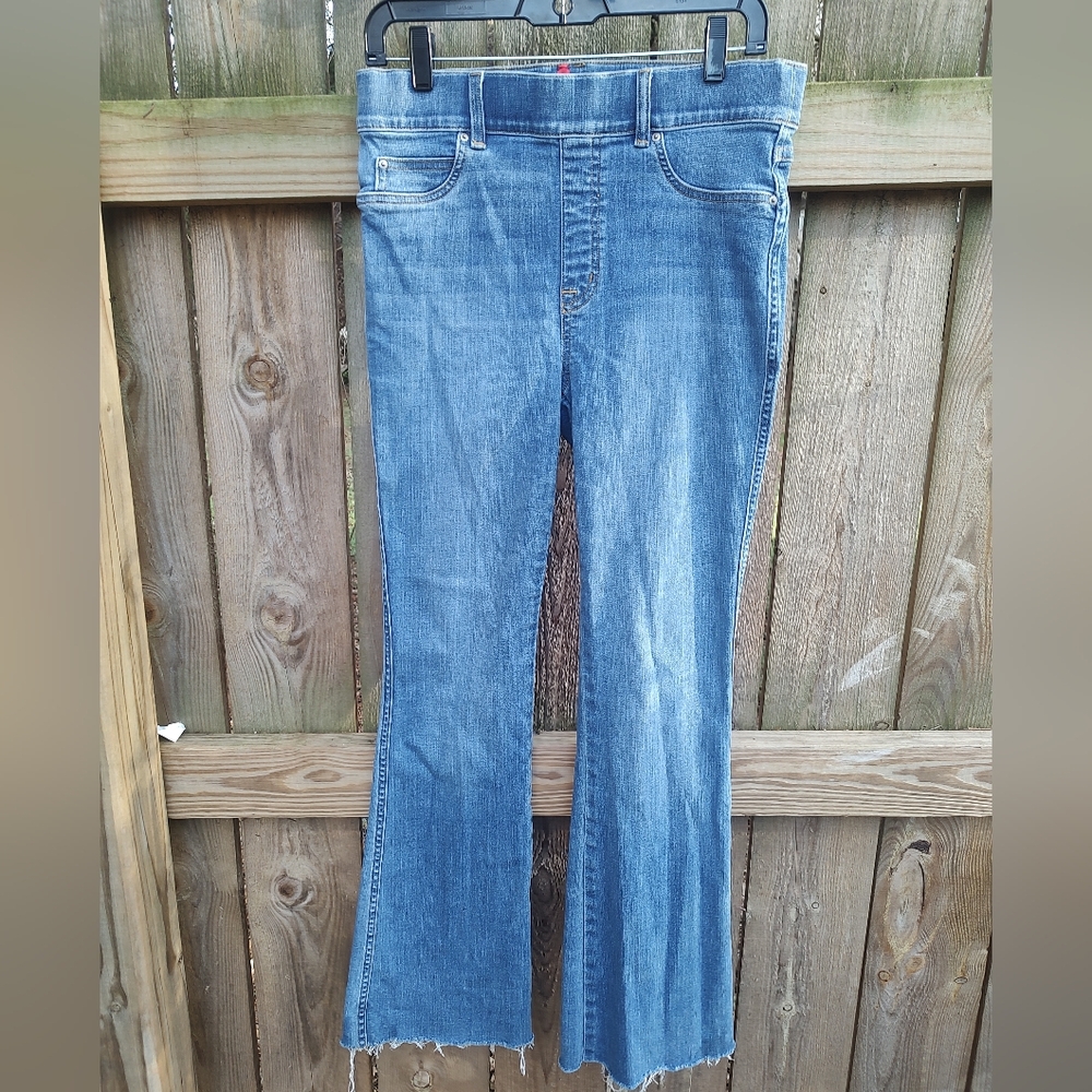 🏵️ Spanx Pull On Stretch High Rise Retro Flare Distressed Hem Jeans